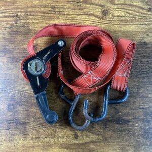Cargo Red Heavy-Duty Buckle Tie-Down Ratchet Straps
Load Limit 500 Libras